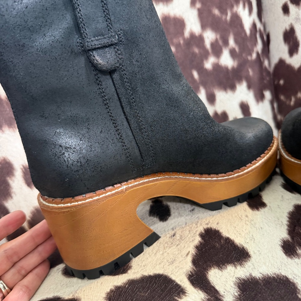 Lucky Brand Black Distressed Suede Platform Lug Sole Ankle Boots Women 7.5M 38 - Picture 5 of 7